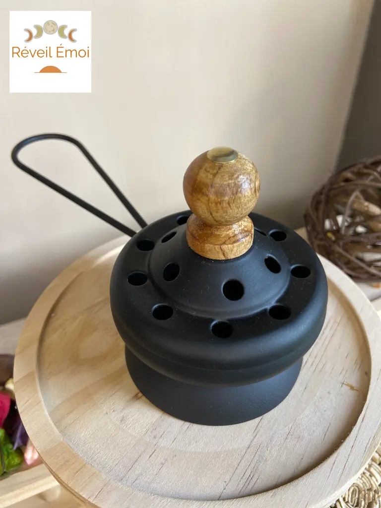 Brûle-encens en fer avec poignée .webp