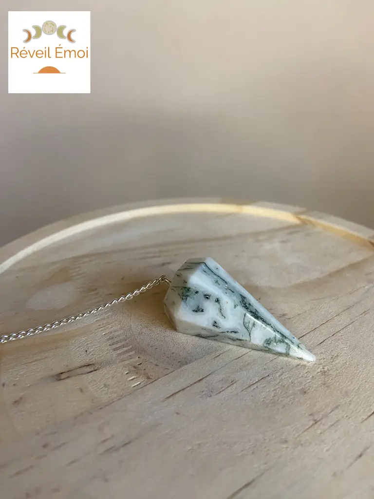pendule agate mousse cônique.webp