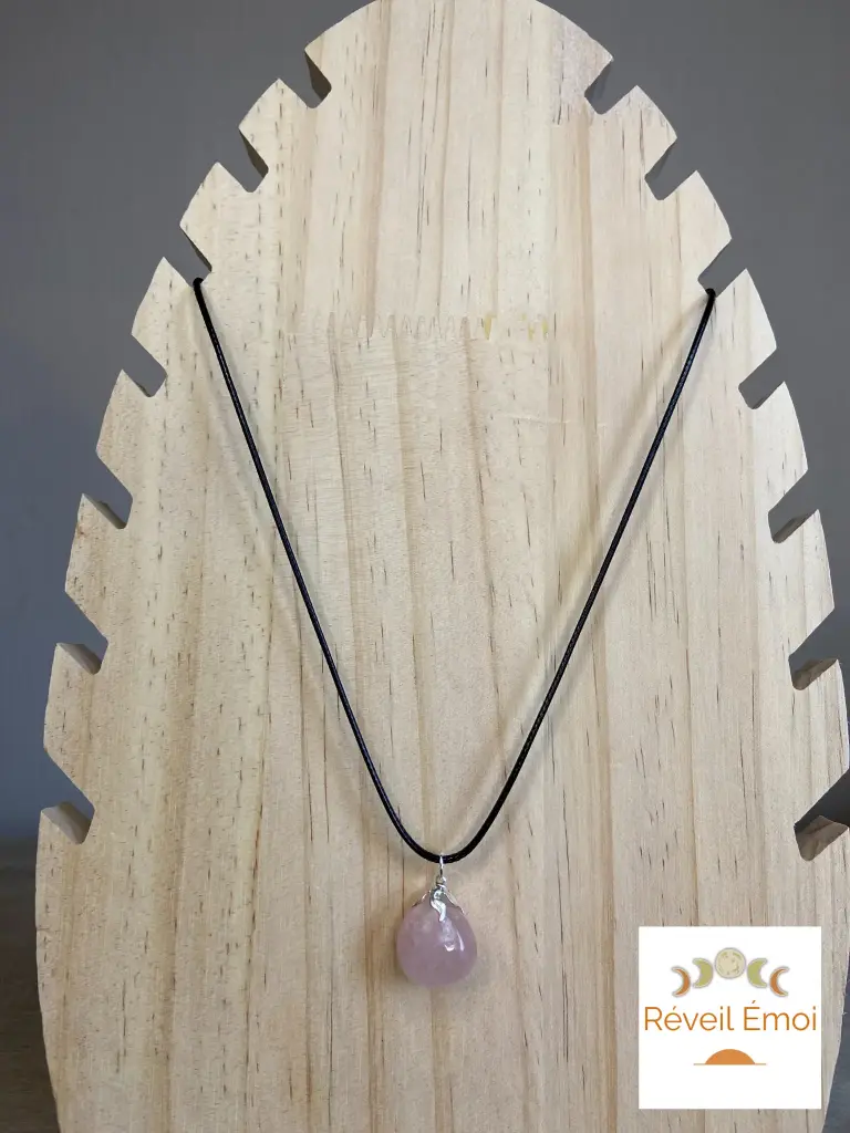 Pendentif gemme Quartz Rose cordon ciré