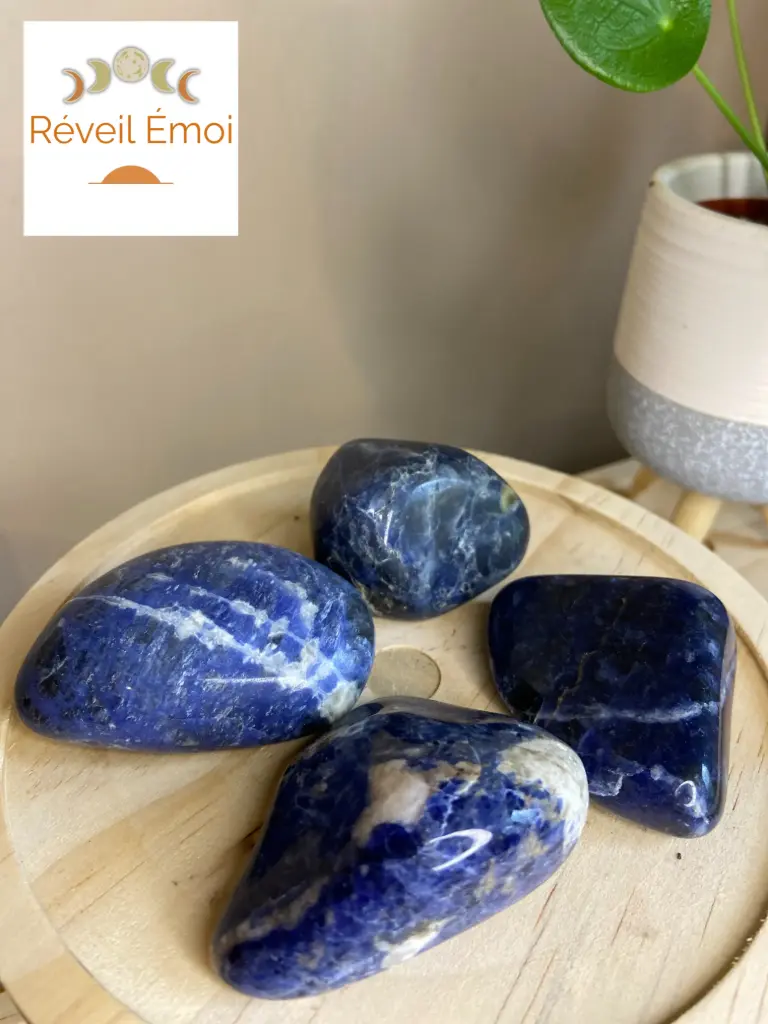 Sodalite pierre polie